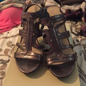 Well worn Metallic silver sandal/heels